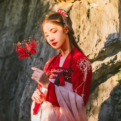 火紅彼岸花齊胸襦裙?jié)h服，日常春夏漢服圖片