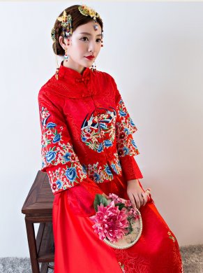 古色古香中式禮服，中國風(fēng)新娘結(jié)婚禮服