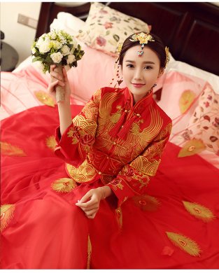 傳統(tǒng)古典中式禮服，復(fù)古新娘結(jié)婚禮服