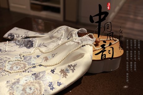 中國風(fēng)復(fù)古斜襟寬松刺繡日常旗袍上衣