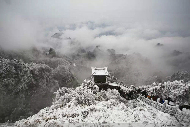 武當山千里冰封萬里雪飄